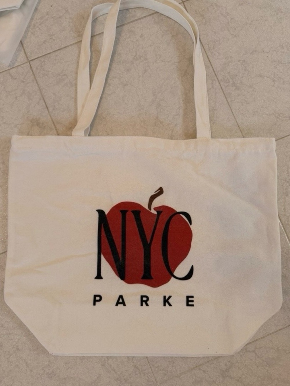Parke Canvas Tote, Cream with Red Apple and Black NYC Logo w zipper! NWT pop up!